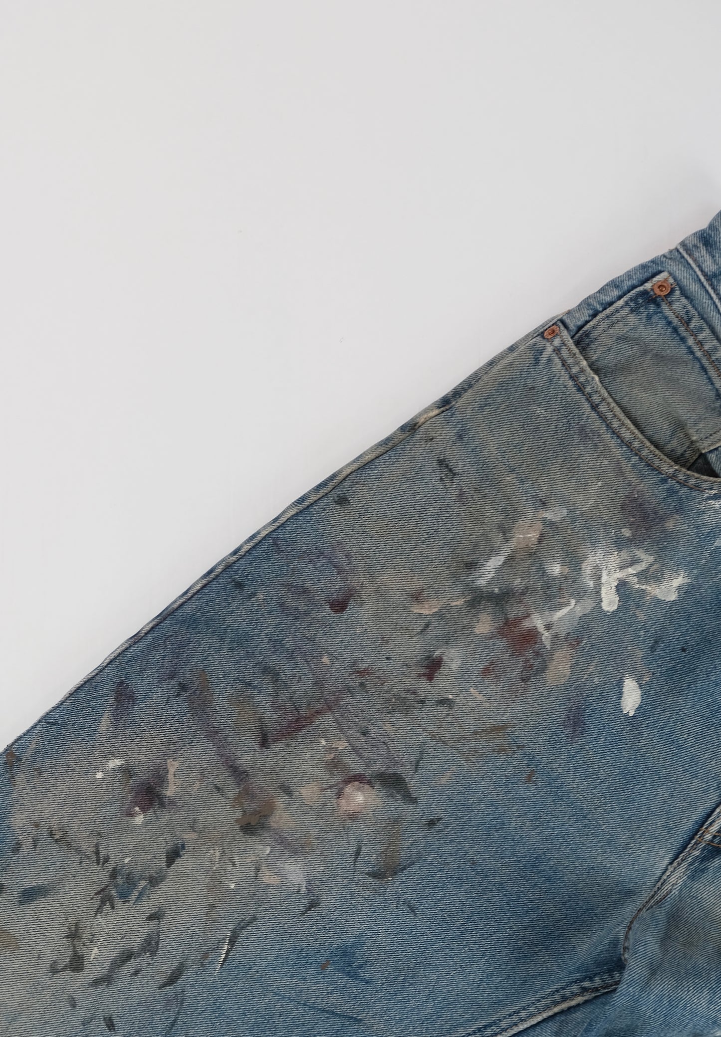 Distressed vintage Levi's 582 paint splattered w36