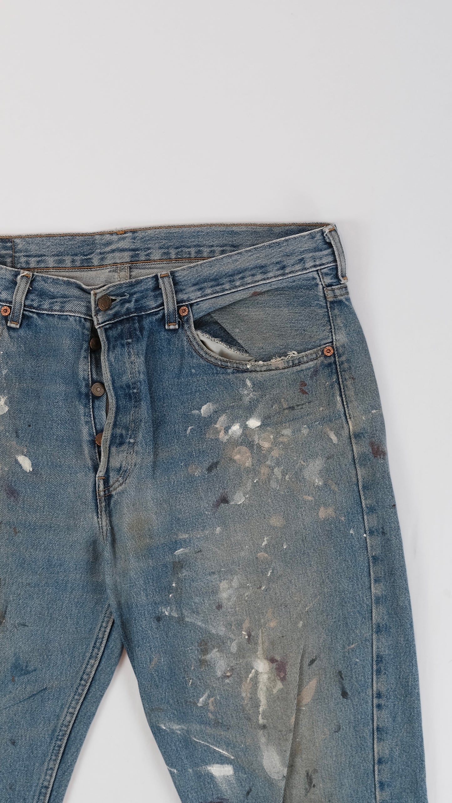 Distressed vintage Levi's 582 paint splattered w36