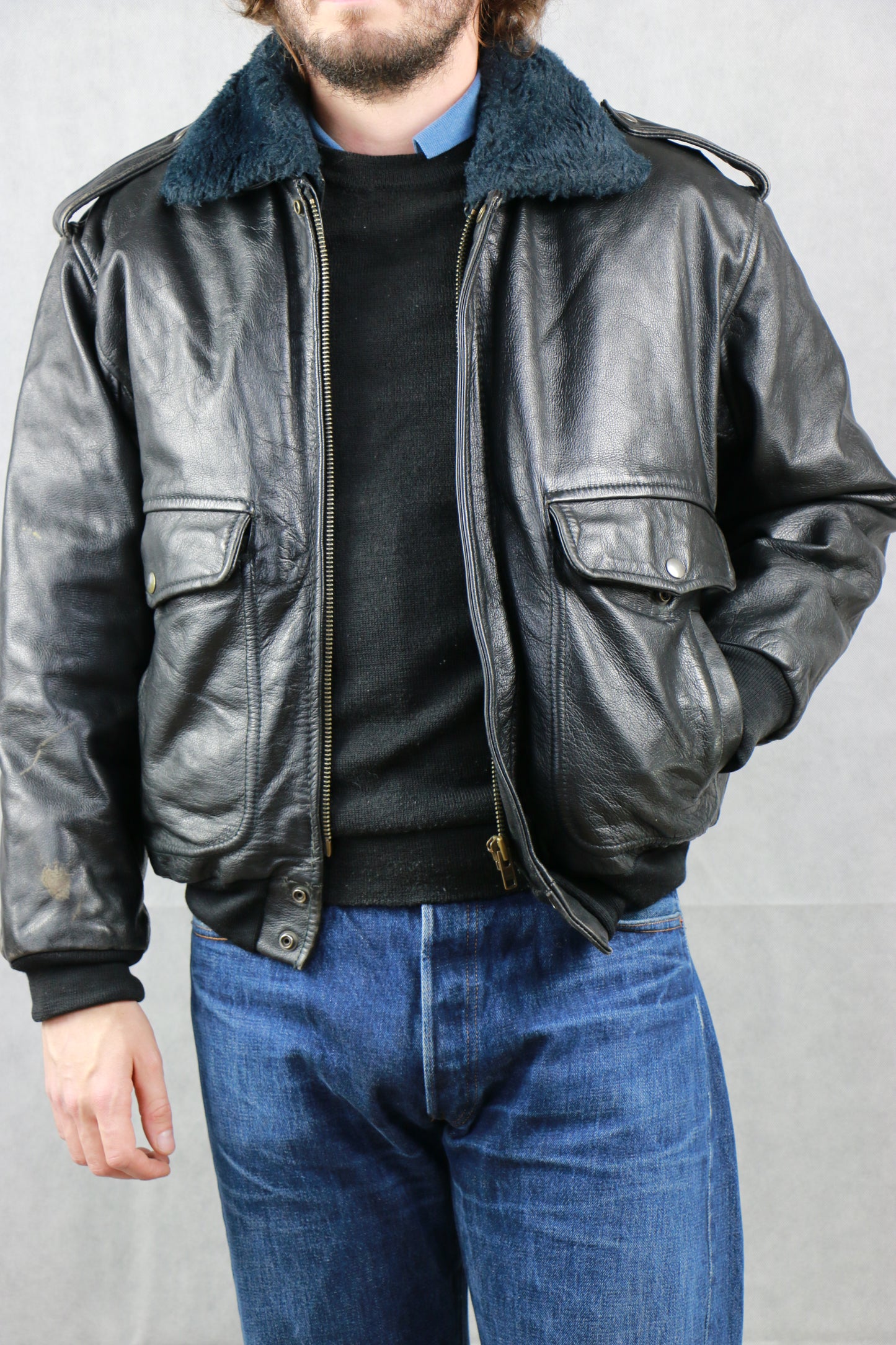 A-2 Leather Pilot Jacket - vintage clothing clochard92.com