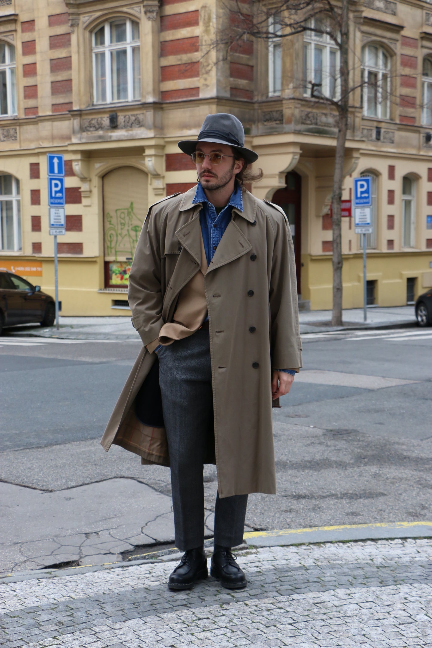 Burberry's Double-breasted Trench coat, clochard92.com