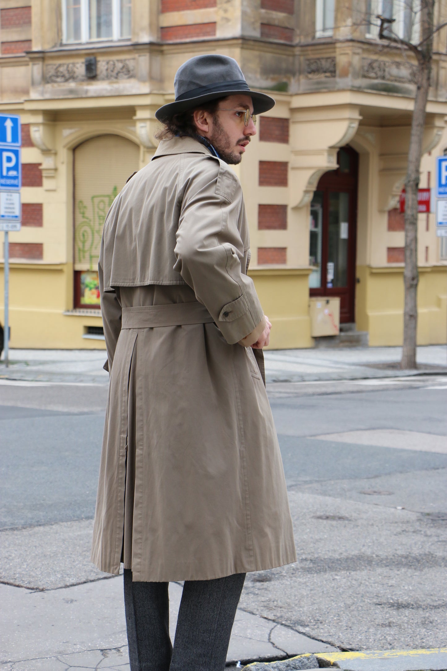 Burberry's Double-breasted Trench coat, clochard92.com