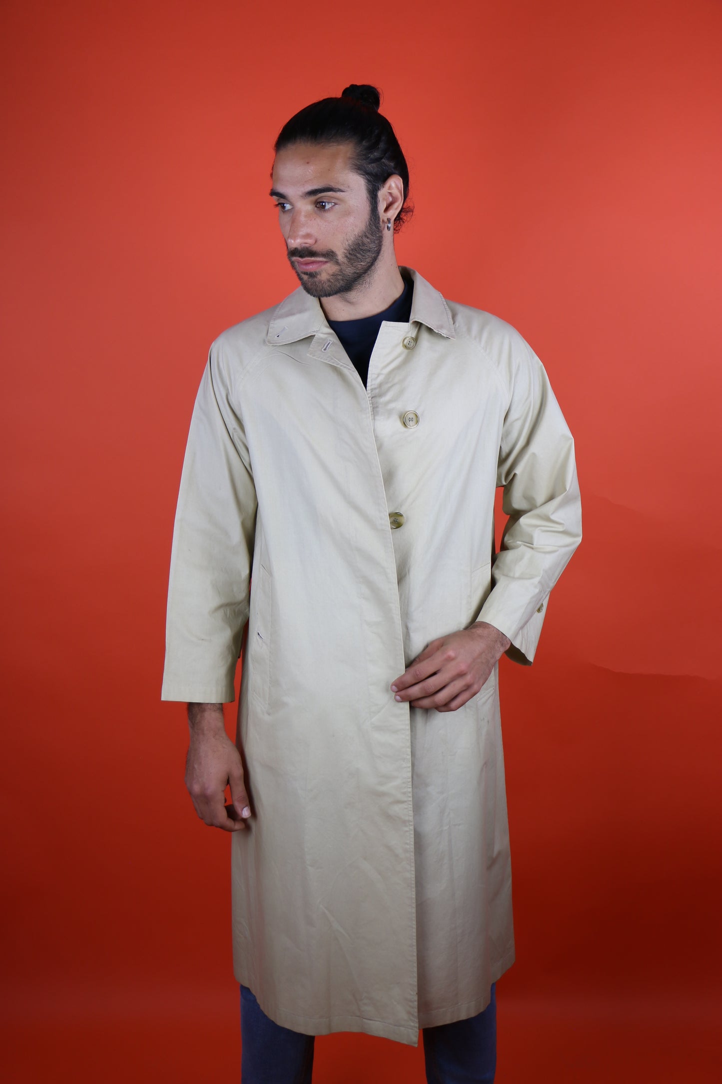 Burberrys' Light Trench Coat - vintage clothing clochard92.com