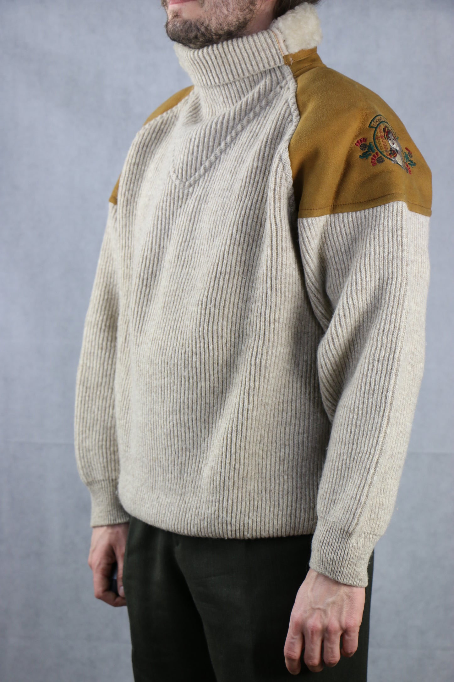 Iceberg Sweater w/ Shearling Collar, clochard92.com