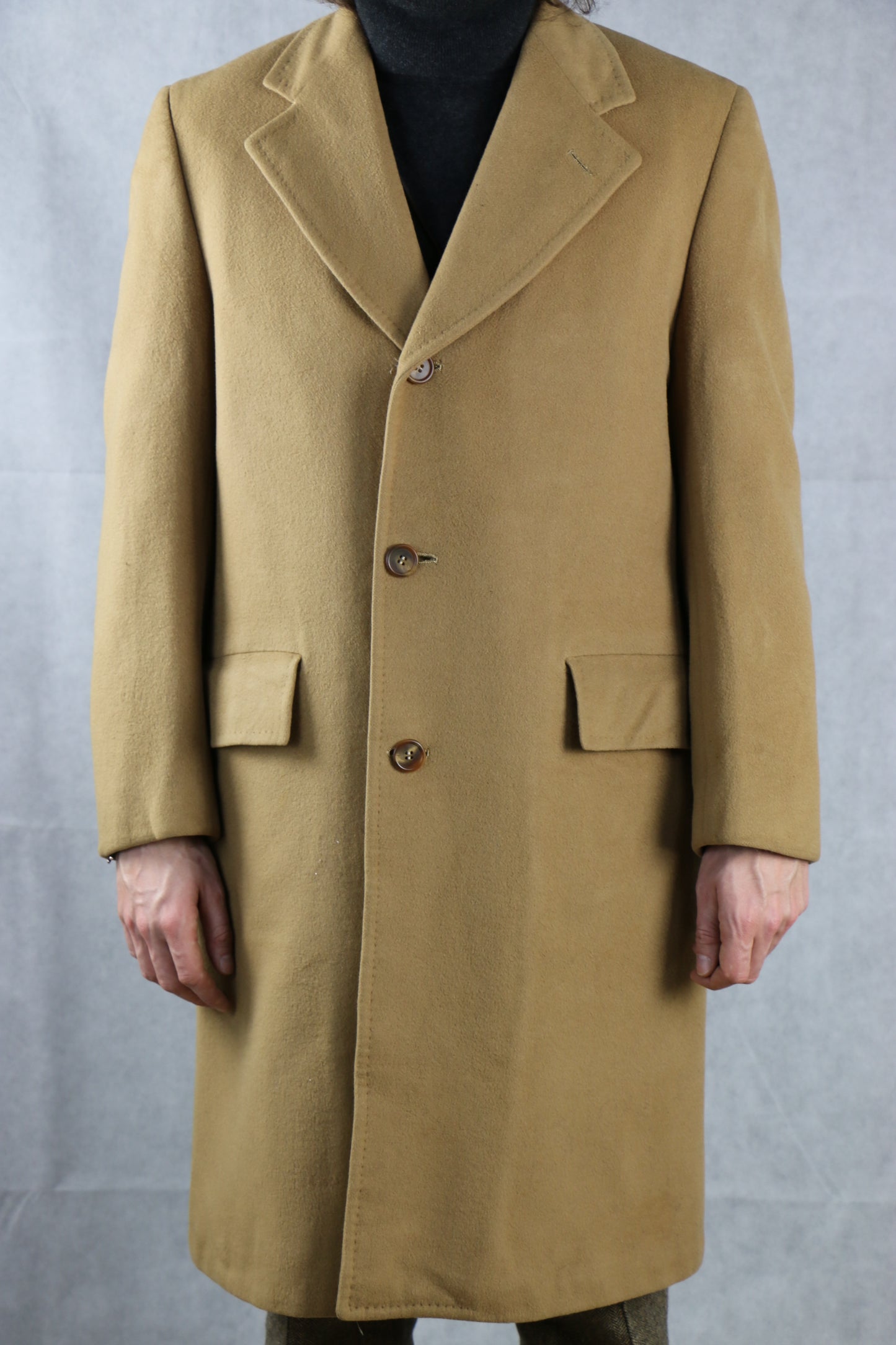 Elegantira for Wolf Brothers Cashmere Coat, clochard92.com