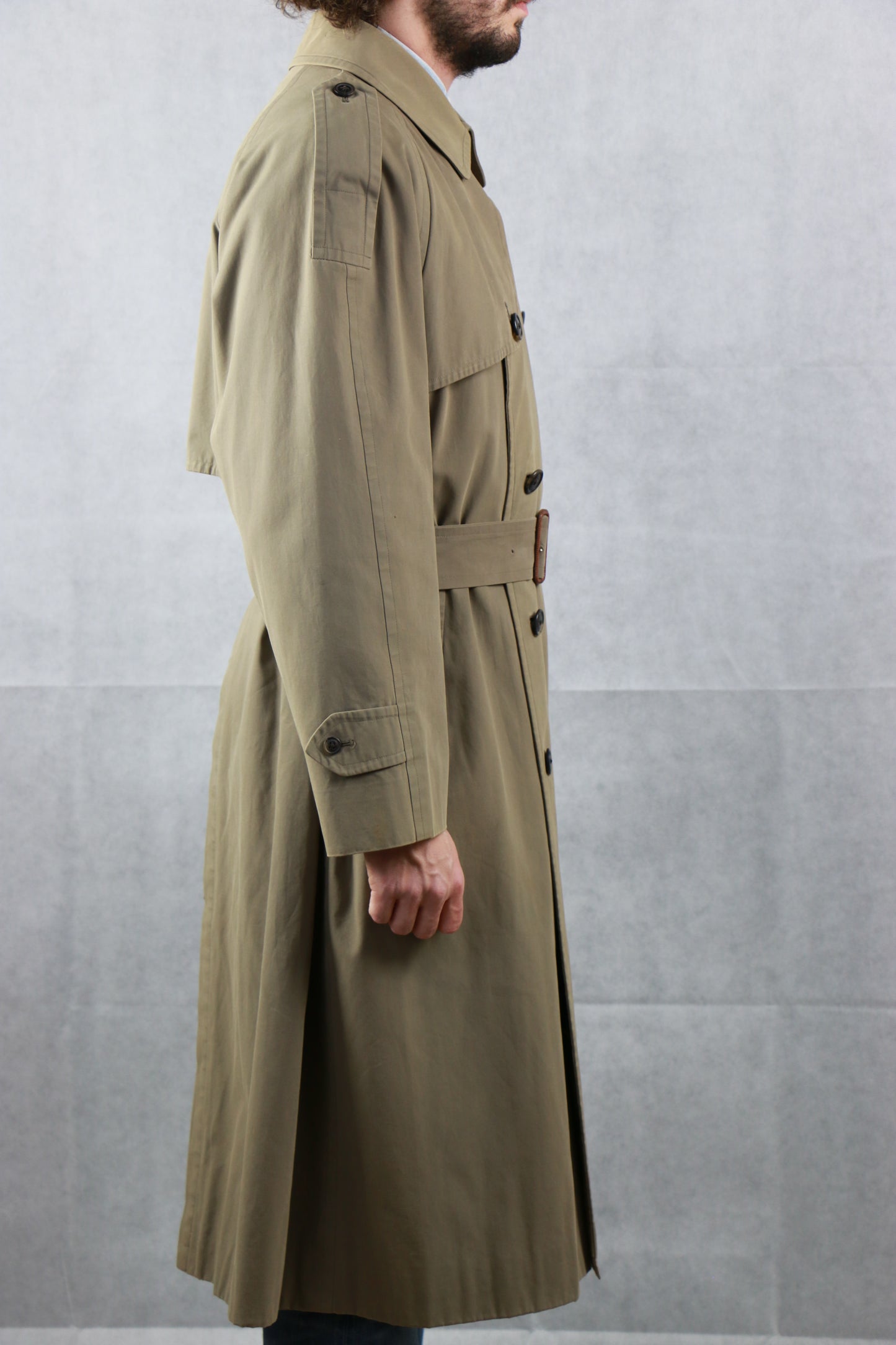 Burberry's Double-breasted Trench coat, clochard92.com