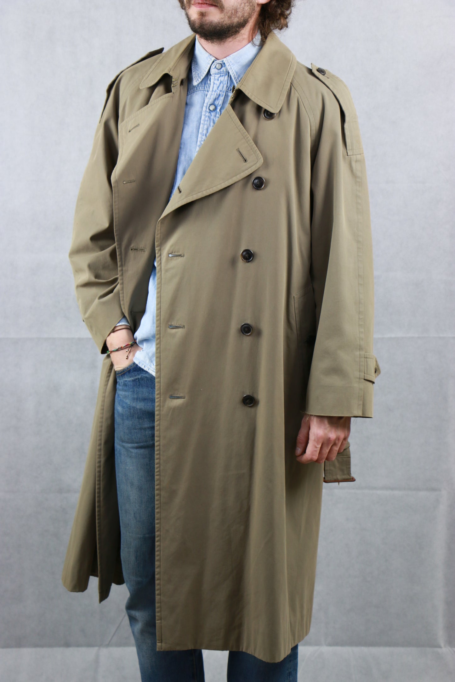 Burberry's Double-breasted Trench coat, clochard92.com
