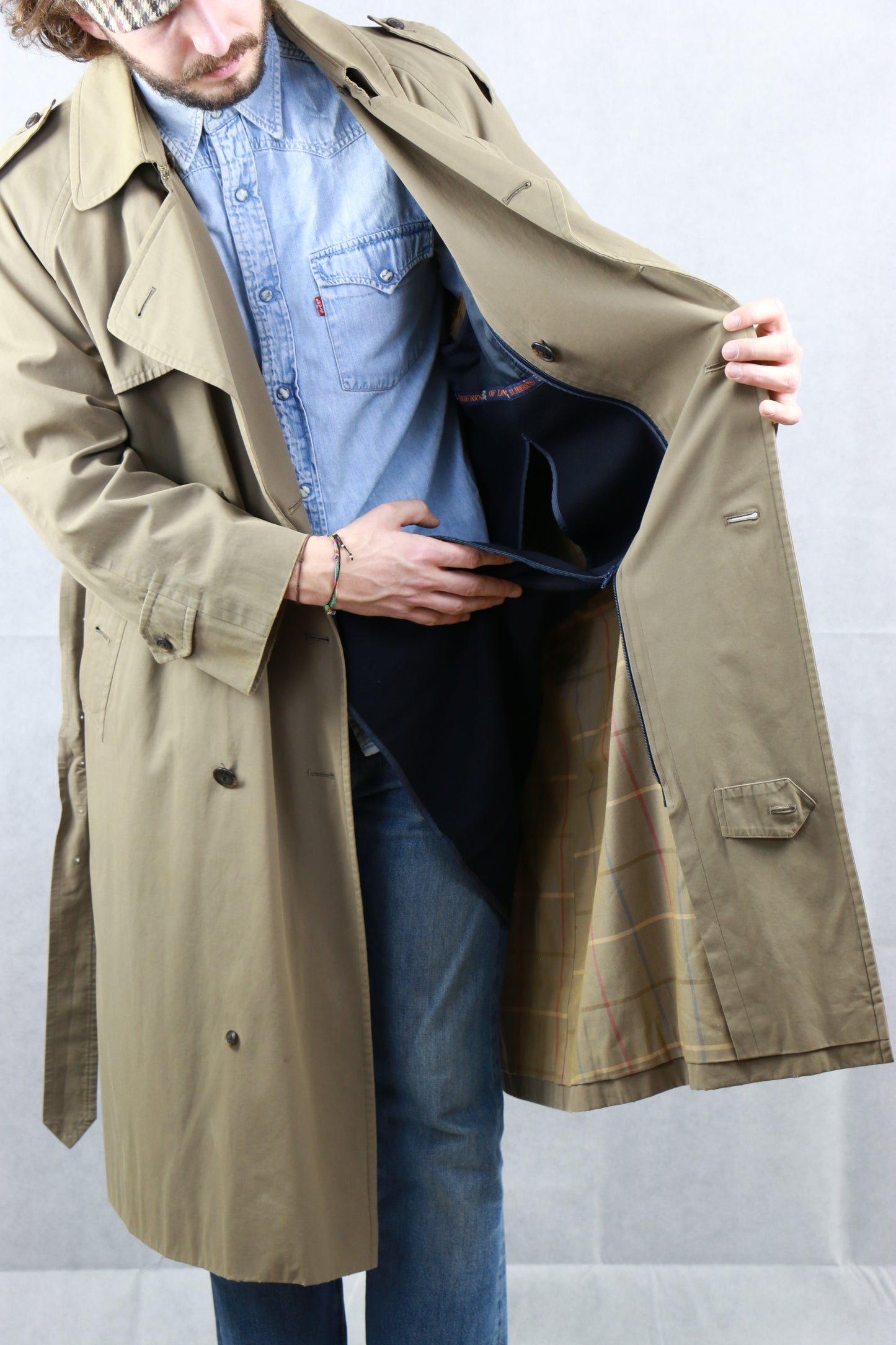 Burberry's Double-breasted Trench coat, clochard92.com