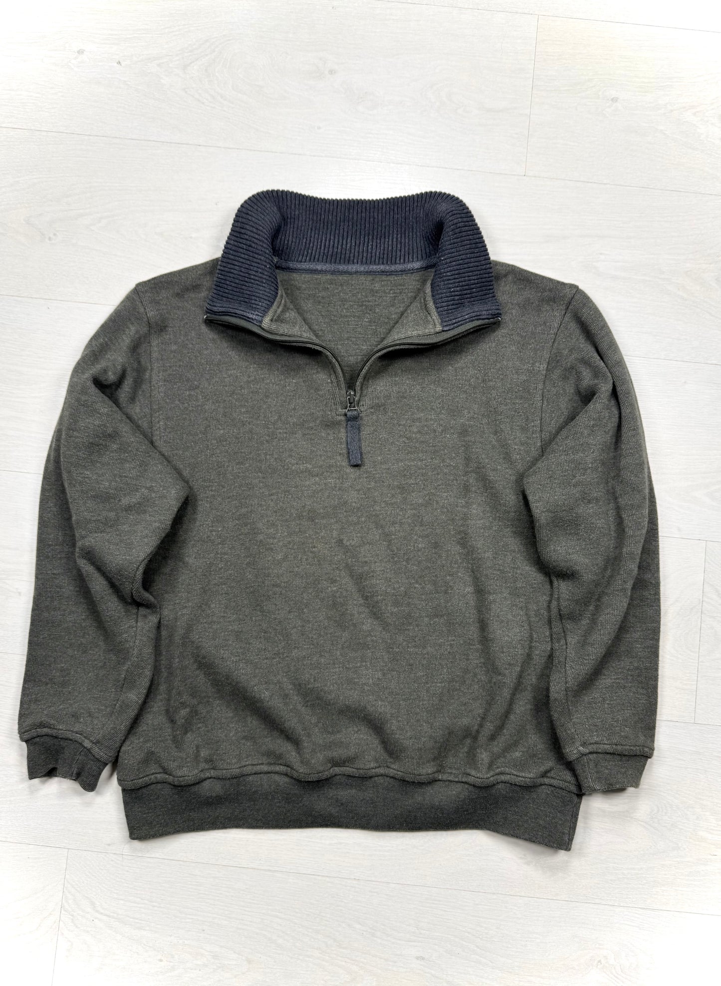 Gray sweater half zip M