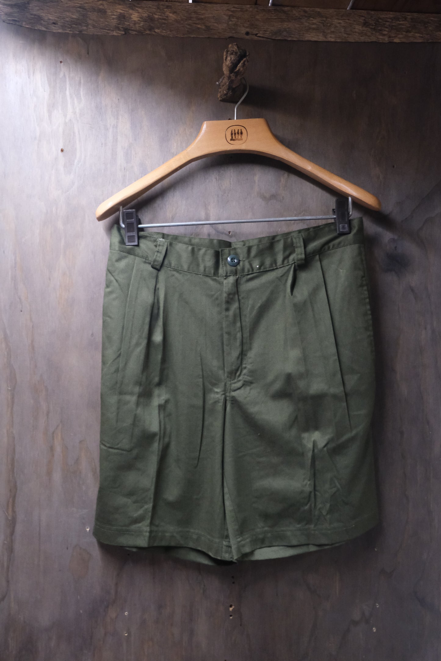 Vintage green army shorts S