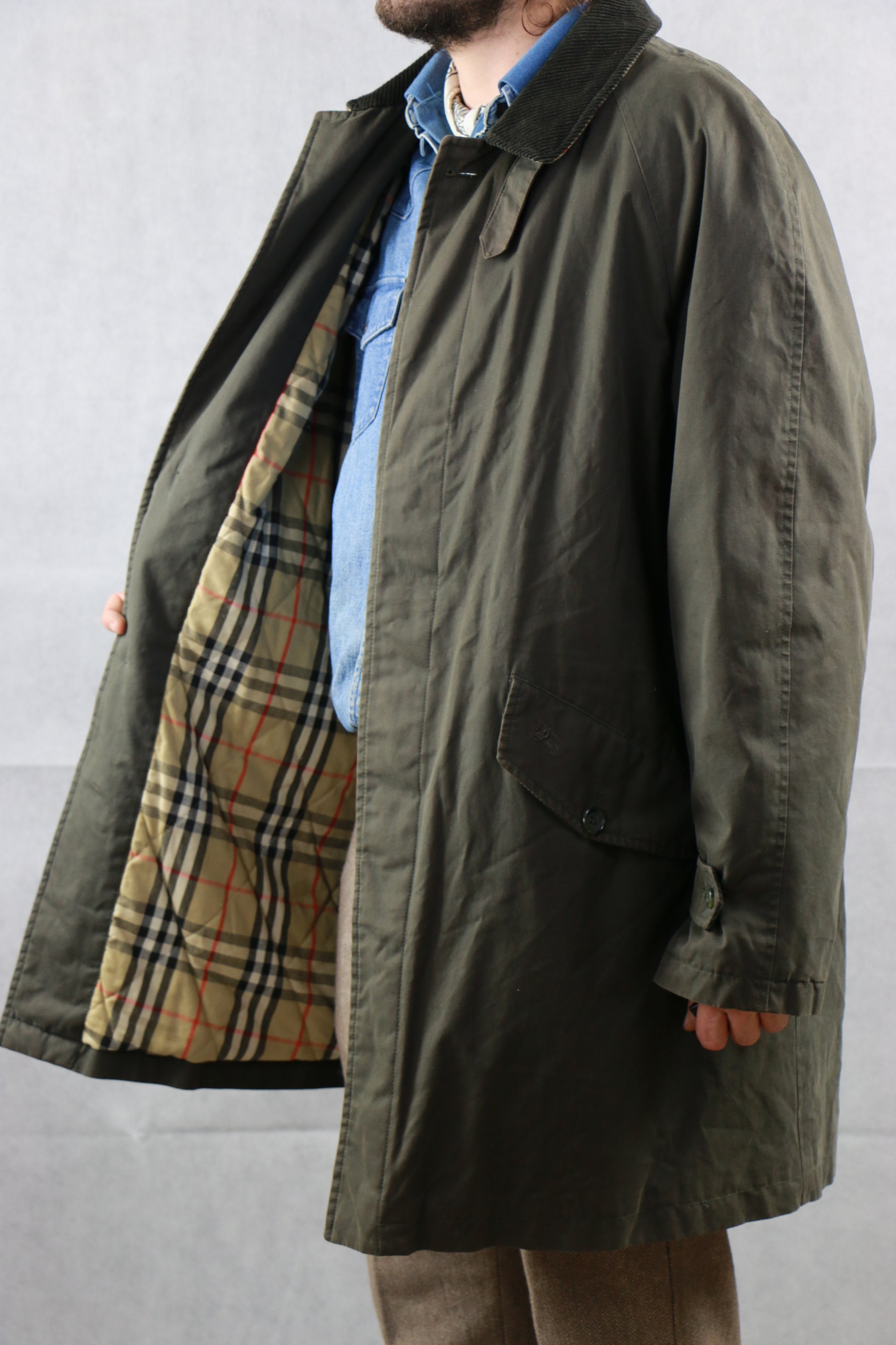 Burberrys' Coat w/ corduroy collar, clochard92.com