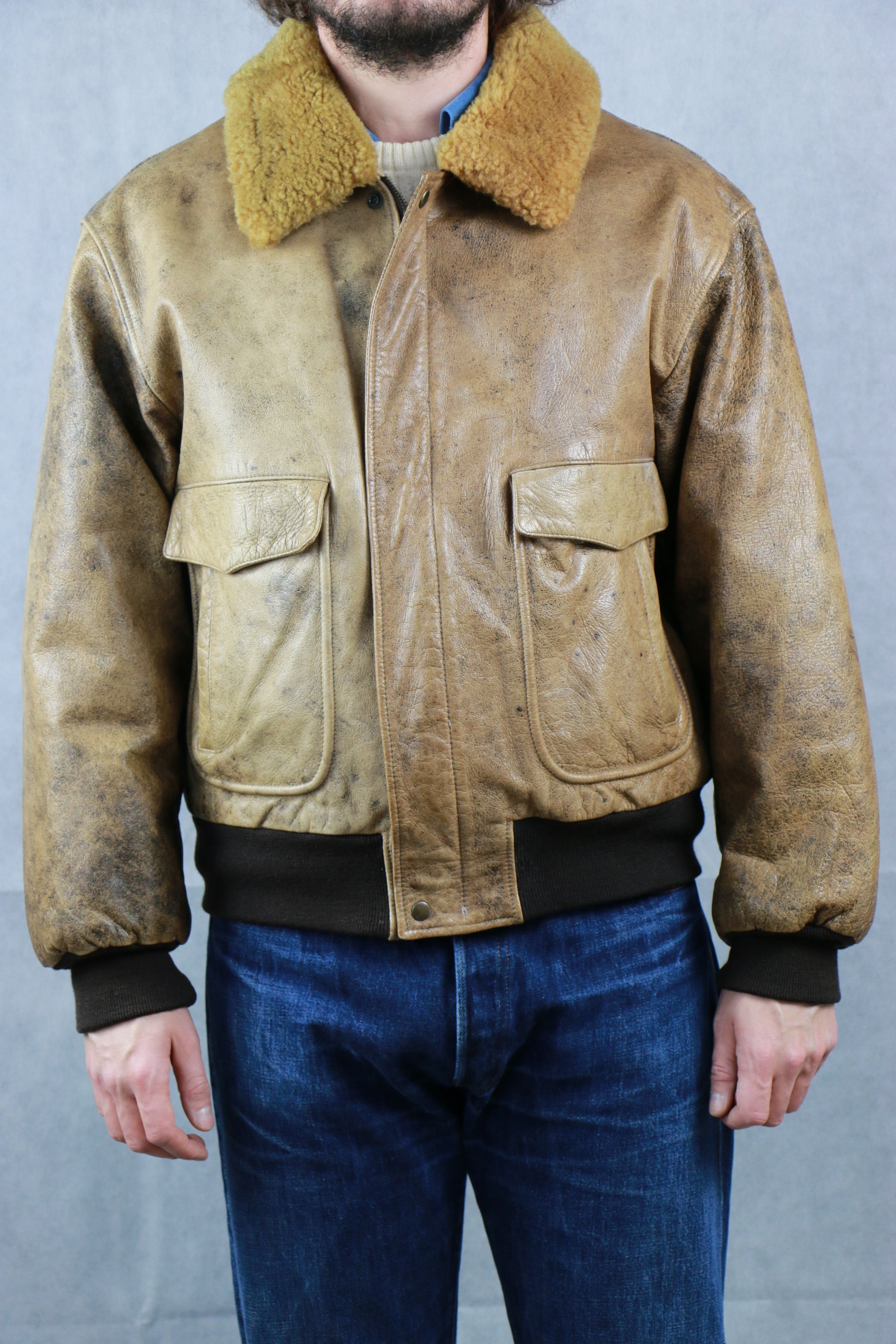 A-2 Leather Jacket with shearling collar - vintage clothing clochard92.com