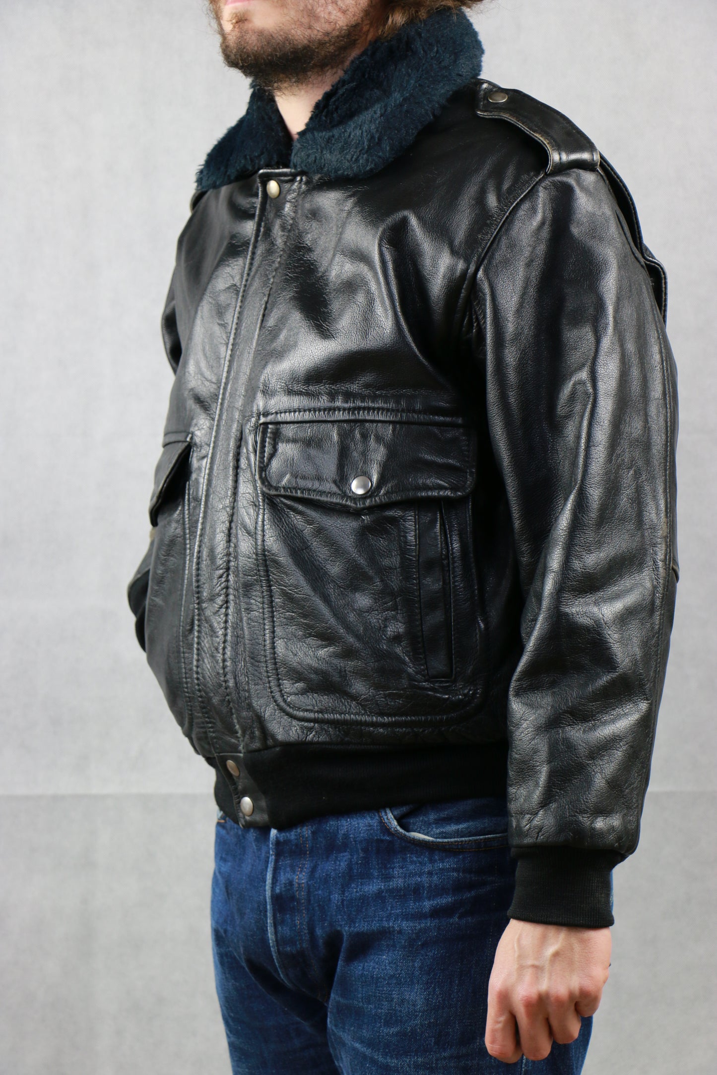 A-2 Leather Pilot Jacket - vintage clothing clochard92.com