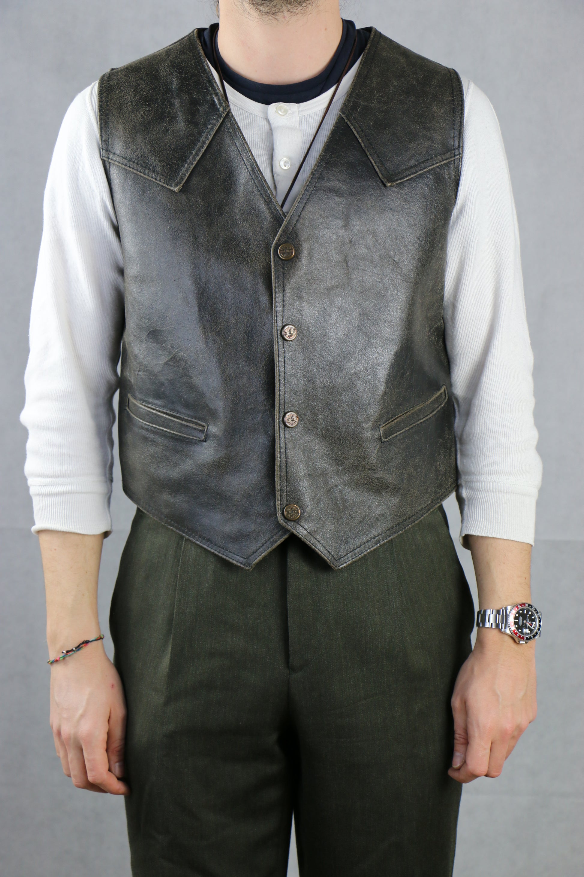 1957 'Harley Davidson' Leather Vest ~ Vintage Store Clochard92.com 1957 'Harley Davidson' Leather Vest ~ Vintage Store Clochard92.com