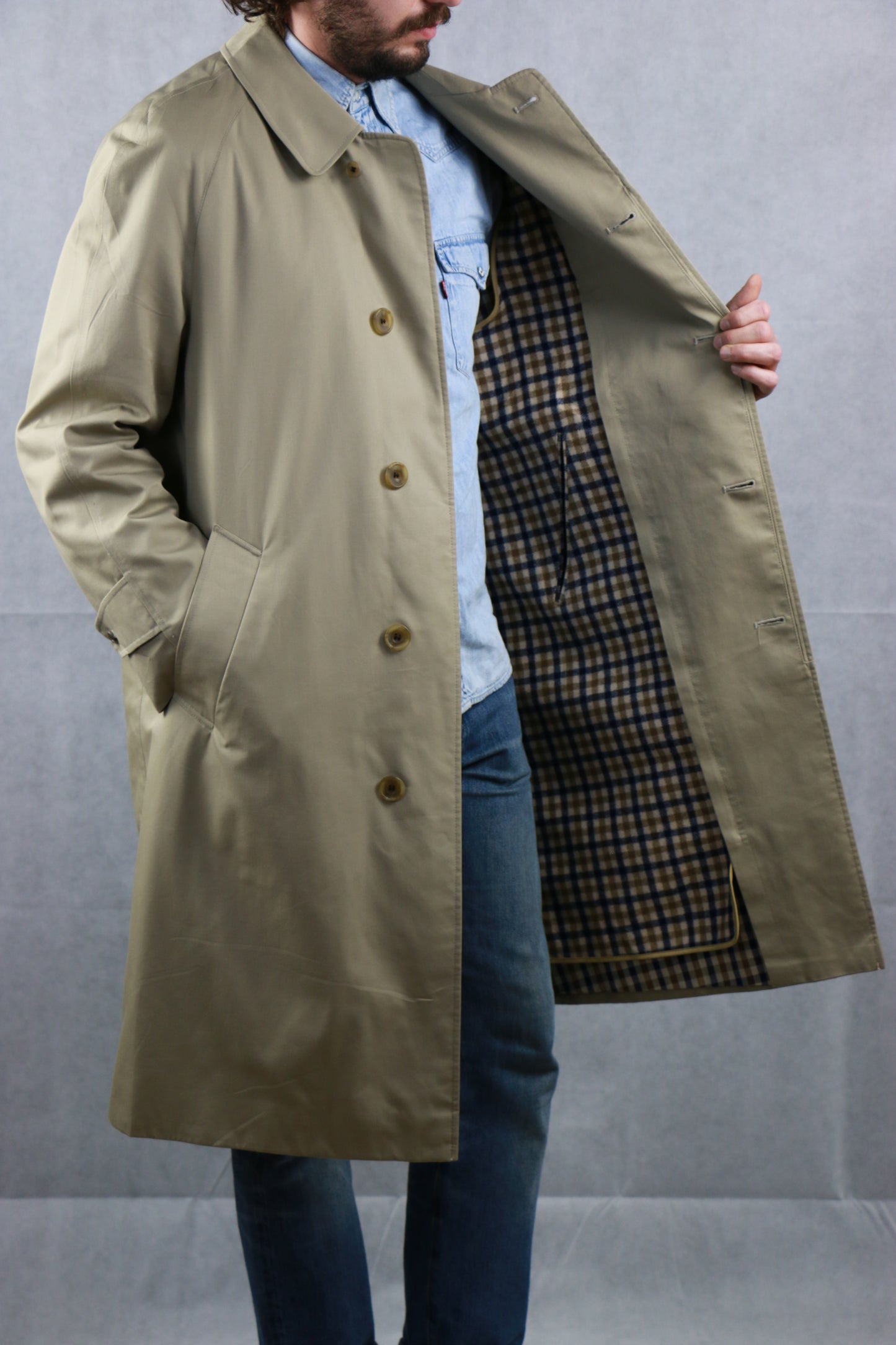 Aquascutum Trench Coat in Beige Vintage Store - Main Image